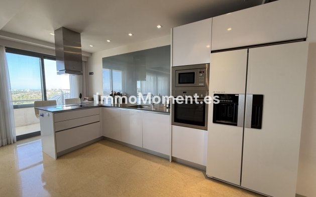 Resale - Apartment - Benahavís - Los Arqueros