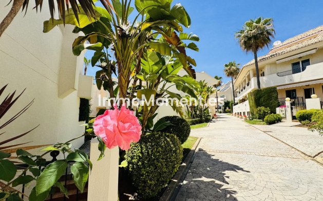 Resale - Townhouse - Marbella - Costabella