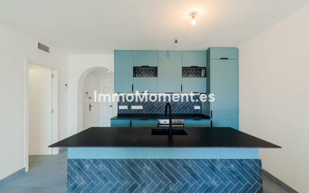 Resale - Apartment - Marbella - Nueva Andalucía
