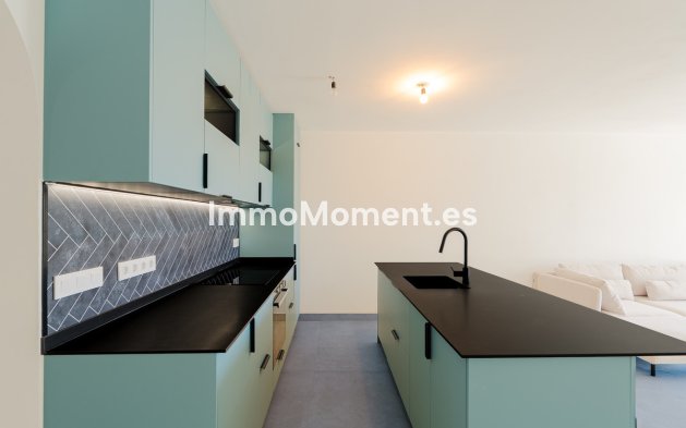 Resale - Apartment - Marbella - Nueva Andalucía