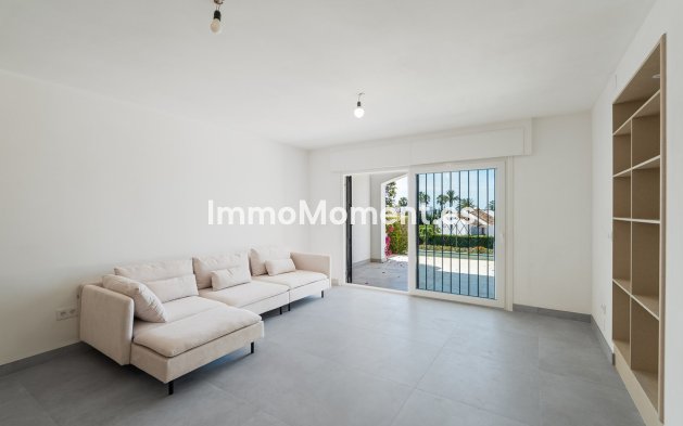 Resale - Apartment - Marbella - Nueva Andalucía