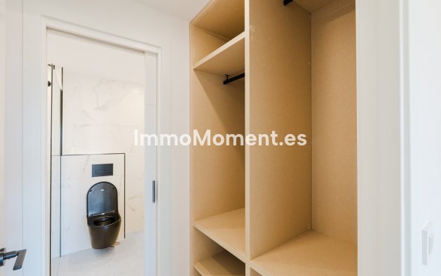 Resale - Apartment - Marbella - Nueva Andalucía