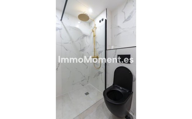 Resale - Apartment - Marbella - Nueva Andalucía