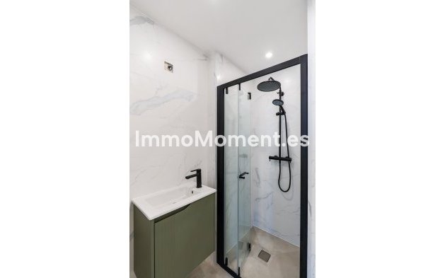 Resale - Apartment - Marbella - Nueva Andalucía