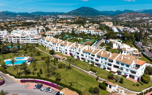 Resale - Apartment - Marbella - Nueva Andalucía