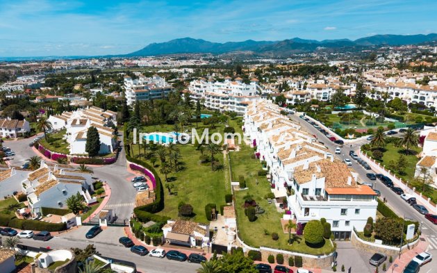 Resale - Apartment - Marbella - Nueva Andalucía