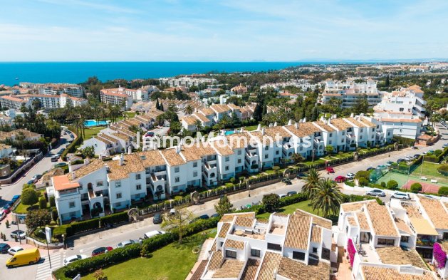 Resale - Apartment - Marbella - Nueva Andalucía