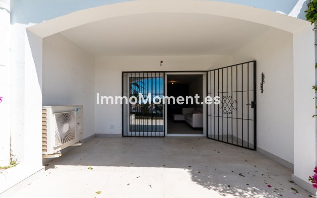 Resale - Apartment - Marbella - Nueva Andalucía