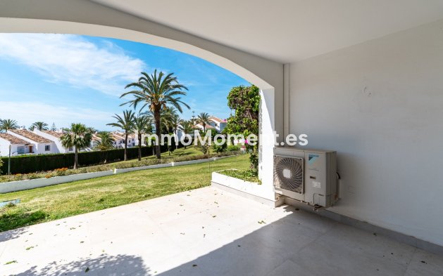 Resale - Apartment - Marbella - Nueva Andalucía