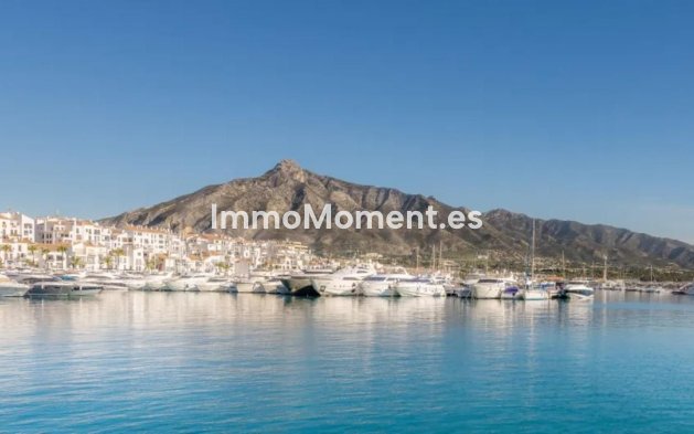 Wiederverkauf - Freistehende Villa - Marbella - Nueva Andalucía