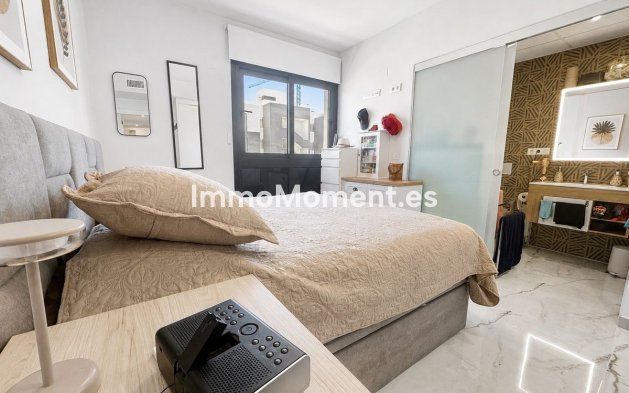Resale - Apartment - Orihuela - Orihuela Costa