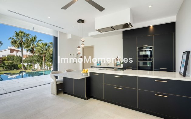 Wiederverkauf - Freistehende Villa - Marbella - Nueva Andalucía