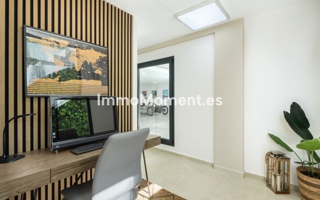 Wiederverkauf - Freistehende Villa - Marbella - Nueva Andalucía