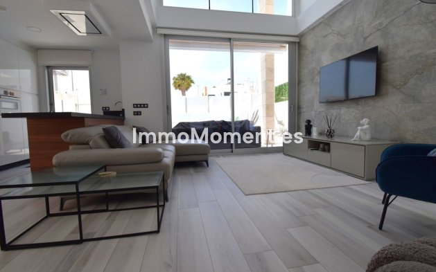 Resale - Detached villa - Orihuela - Cabo roig - La Zenia