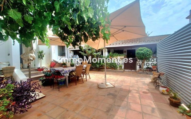 Resale - Detached villa - Marbella - Costabella
