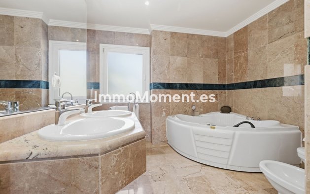 Revente - Appartement - Marbella - Nueva Andalucía