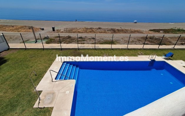 Resale - Detached villa - Estepona - Estepona Centro