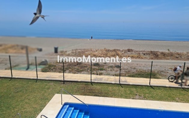 Resale - Detached villa - Estepona - Estepona Centro
