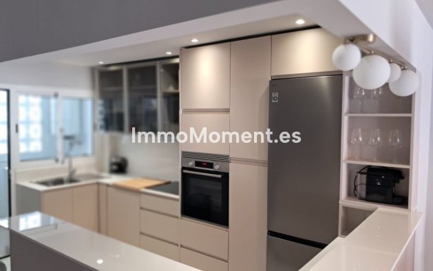 Resale - Detached villa - Estepona - Estepona Centro