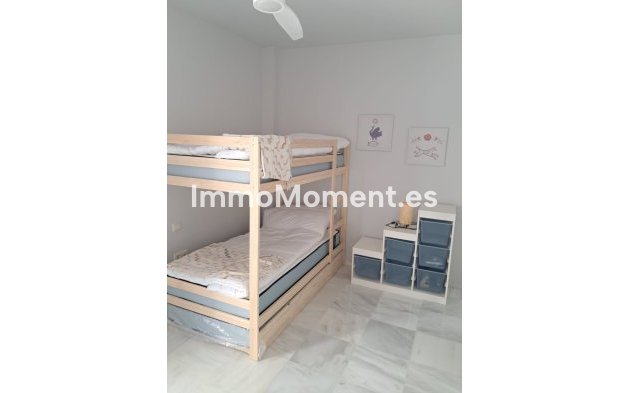 Resale - Detached villa - Estepona - Estepona Centro