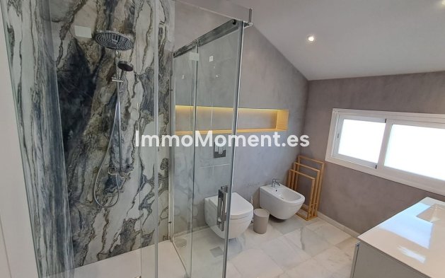 Resale - Detached villa - Estepona - Estepona Centro