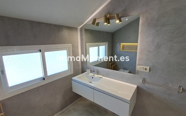 Resale - Detached villa - Estepona - Estepona Centro