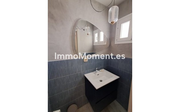 Resale - Detached villa - Estepona - Estepona Centro