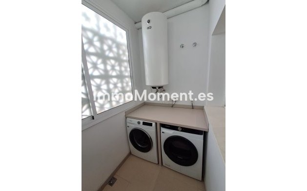 Resale - Detached villa - Estepona - Estepona Centro