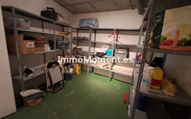 Resale - Detached villa - Estepona - Estepona Centro