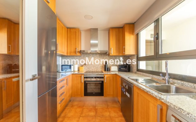 Resale - Apartment - Estepona - Estepona Centro