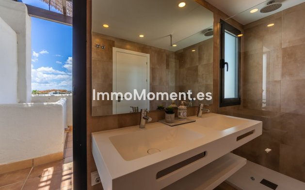 Resale - Apartment - Estepona - Estepona Centro