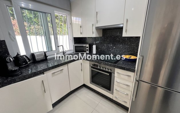 Resale - Townhouse - Estepona - Costalita