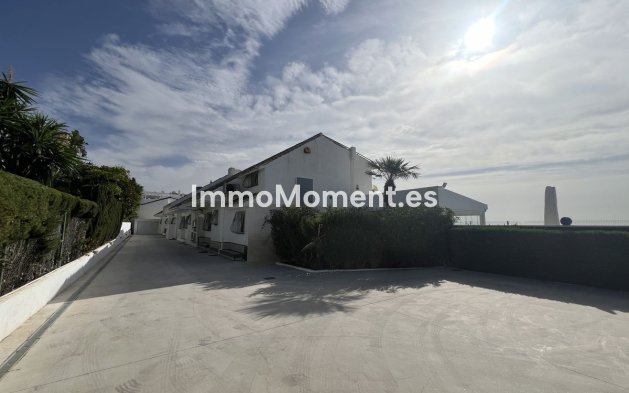 Resale - Townhouse - Estepona - Costalita