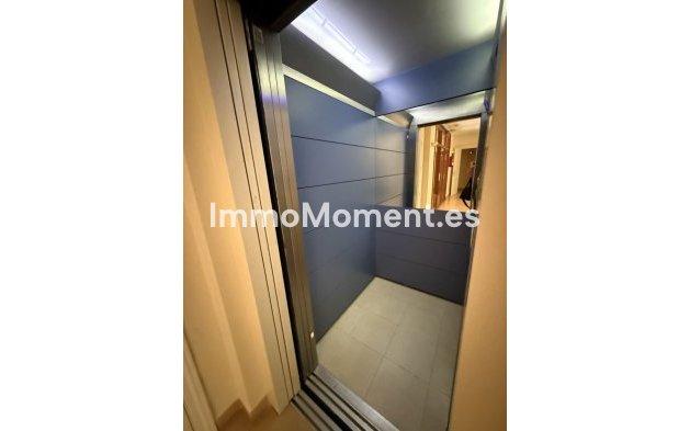 Resale - Apartment - Marbella - Río Real