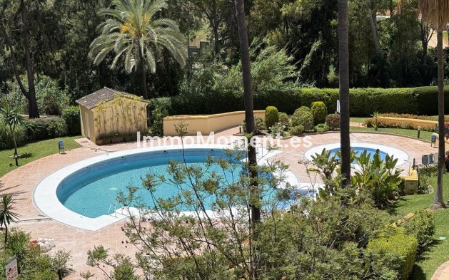 Resale - Apartment - Marbella - Río Real