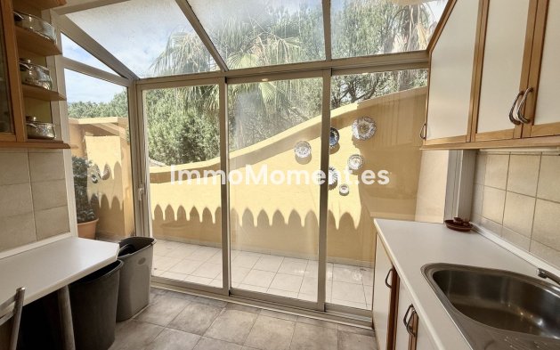 Resale - Apartment - Marbella - Río Real