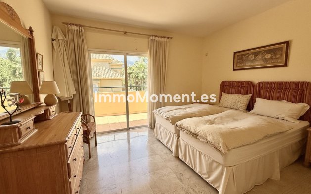 Resale - Apartment - Marbella - Río Real