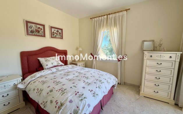 Resale - Apartment - Marbella - Río Real