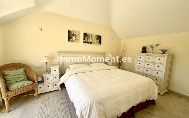 Resale - Apartment - Marbella - Río Real