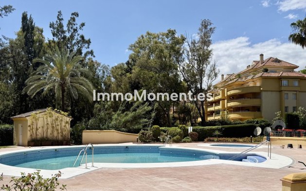 Resale - Apartment - Marbella - Río Real