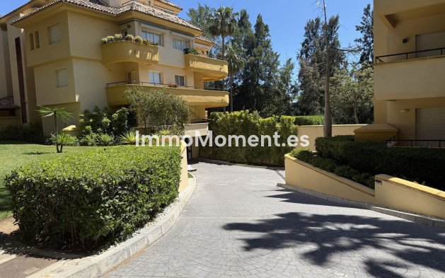Resale - Apartment - Marbella - Río Real