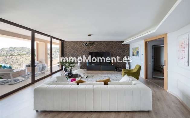 Resale - Apartment - Benahavís - La Quinta