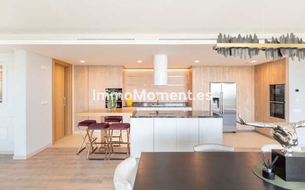 Resale - Apartment - Benahavís - La Quinta