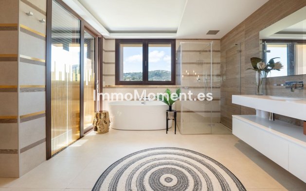 Resale - Apartment - Benahavís - La Quinta