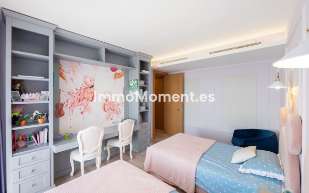 Resale - Apartment - Benahavís - La Quinta