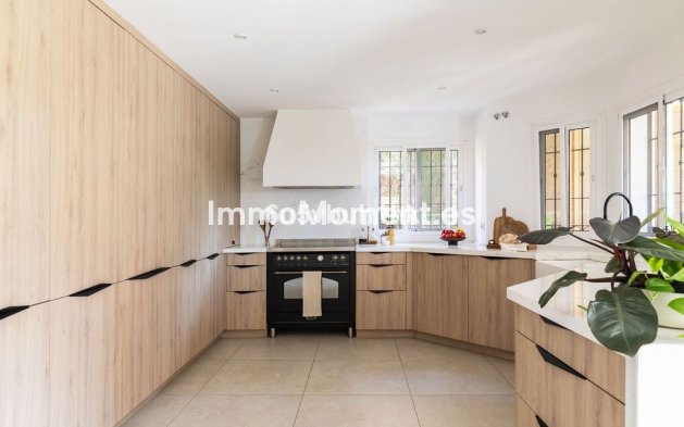 Resale - Detached villa - Inland  - Alhaurín de la Torre