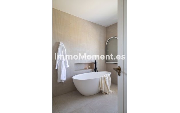 Resale - Detached villa - Inland  - Alhaurín de la Torre