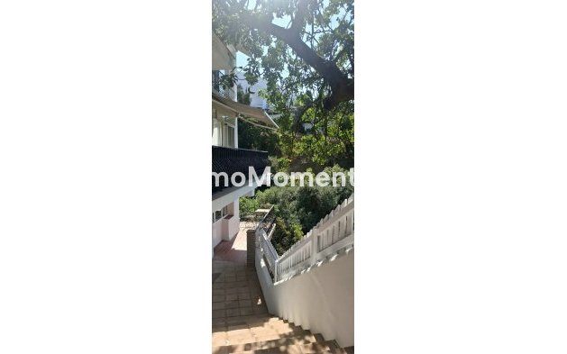 Wiederverkauf - Wohnung -   Inländisch - Istán