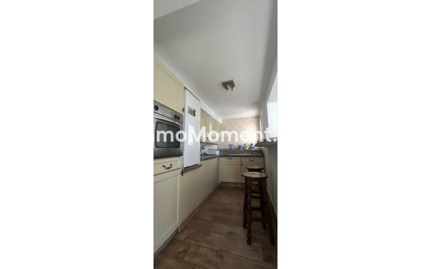 Wiederverkauf - Wohnung -   Inländisch - Istán