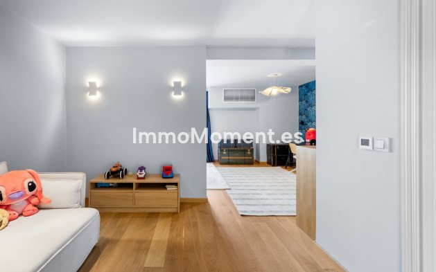 Resale - Detached villa - Benalmadena - Benalmadena Centro
